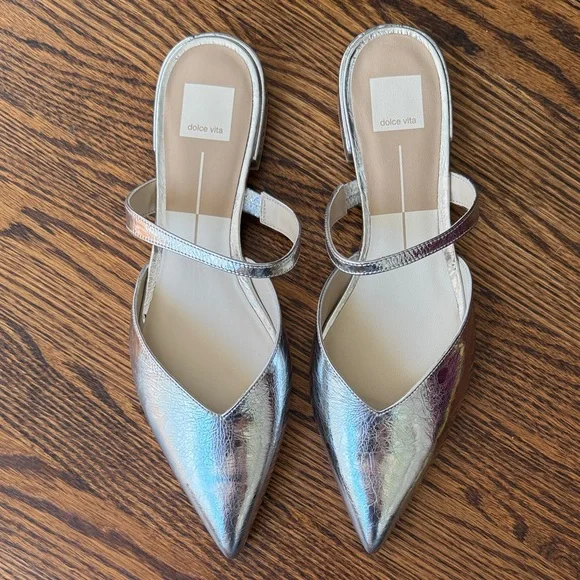 B12 Dolce Vita Women’s 10W Kanika Low Wide Metallic Silver Mules - Picture 2 of 6